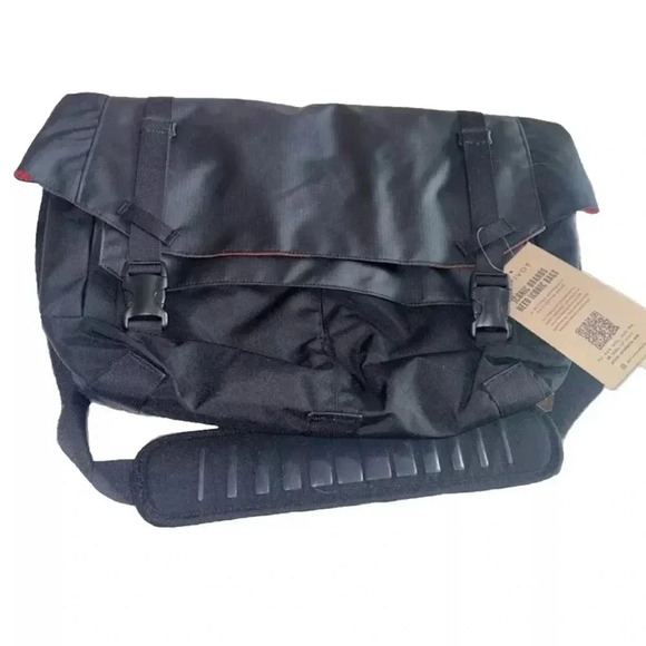 PIVOT URBAN MEN’S BLACK MESSENGER BAG EVA-PADDED LIGHTWEIGHT FITS 15” LAPTOP - Picture 2 of 6